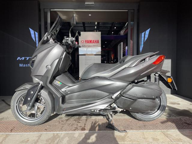 YAMAHA X-MAX 300 . Immagine 3