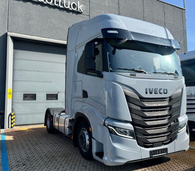 IVECO Stralis S-Way 440 Immagine 2