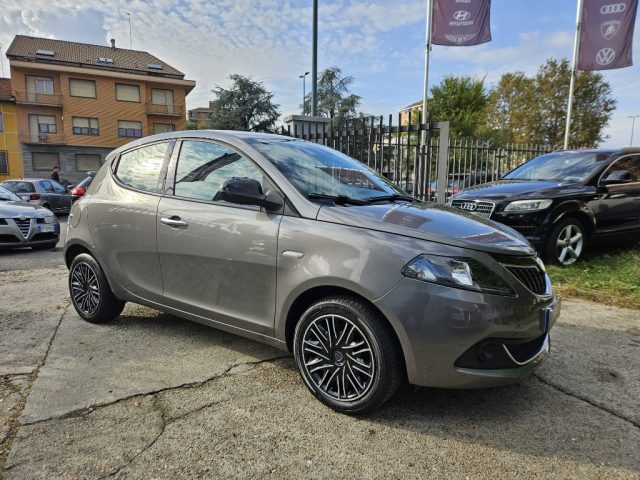 LANCIA Ypsilon 1.0 FireFly 5 porte S&S Hybrid Ecochic Silver Immagine 3