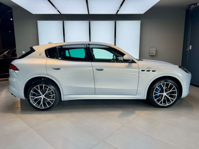 MASERATI Grecale 2.0 mhev GT 250cv , Nerissimo pack , ADAS L1 Immagine 4