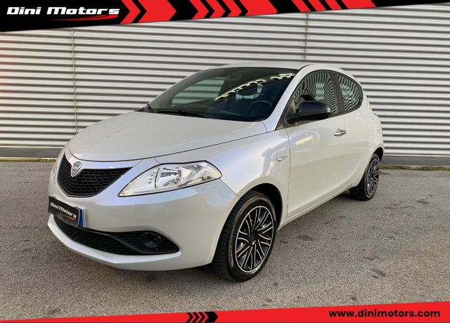 LANCIA Ypsilon 1.2 69 CV 5 porte GOLD OK NEOPATENTATO IVA ESPOSTA Immagine 0