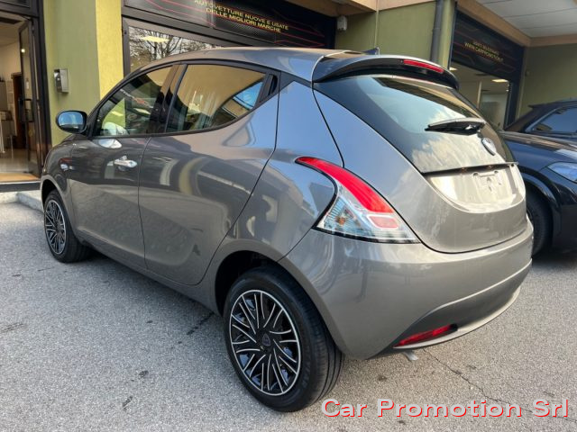 LANCIA Ypsilon 1.0 FireFly 5 porte S&S Hybrid Oro Immagine 3