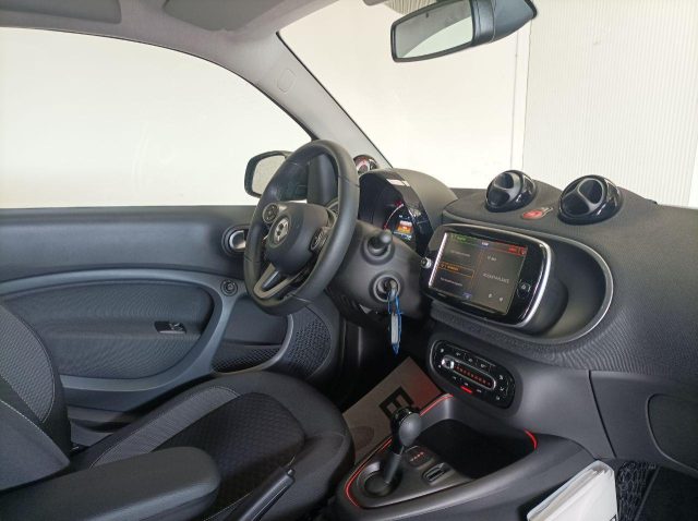 SMART ForTwo EQ PASSION PLUS BLACKMOTION EDITION Immagine 4