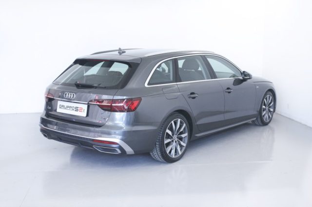 AUDI A4 Avant 40 TDI quattro S tronic S line edition Immagine 4