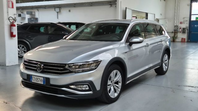 VOLKSWAGEN Passat Alltrack 2.0 TDI 190 CV 4MOTION DSG -TETTO-VIRTUAL-FULL LED Immagine 1