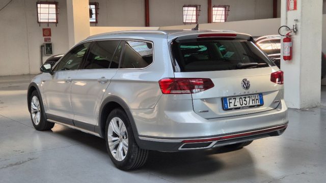 VOLKSWAGEN Passat Alltrack 2.0 TDI 190 CV 4MOTION DSG -TETTO-VIRTUAL-FULL LED Immagine 4