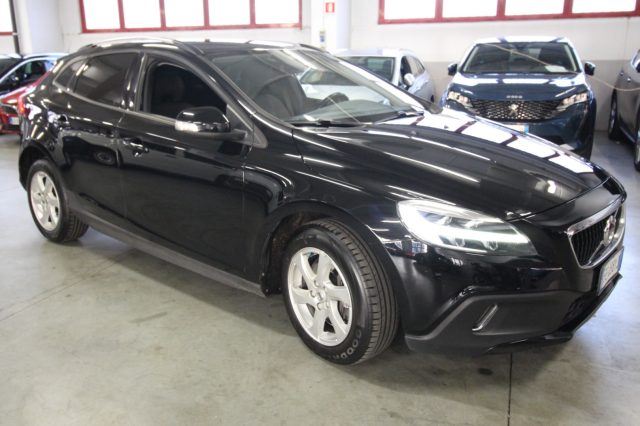 VOLVO V40 Cross Country D2 Geartronic Business 120CV EU6 Immagine 2