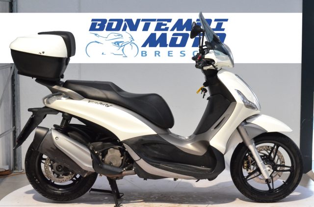 PIAGGIO Beverly 350 SportTouring ABS 2015 - PARABREZZA + BAULETTO Immagine 0