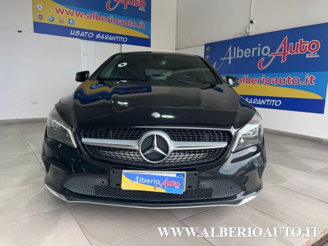 MERCEDES-BENZ CLA 200 d Premium Immagine 1