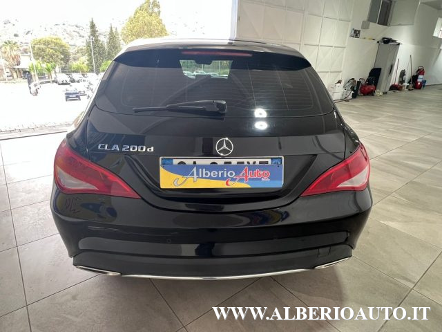 MERCEDES-BENZ CLA 200 d Premium Immagine 4