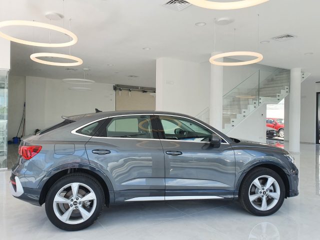 AUDI Q3 SPB 45 TFSI e S tronic S line edition plug-in Immagine 1