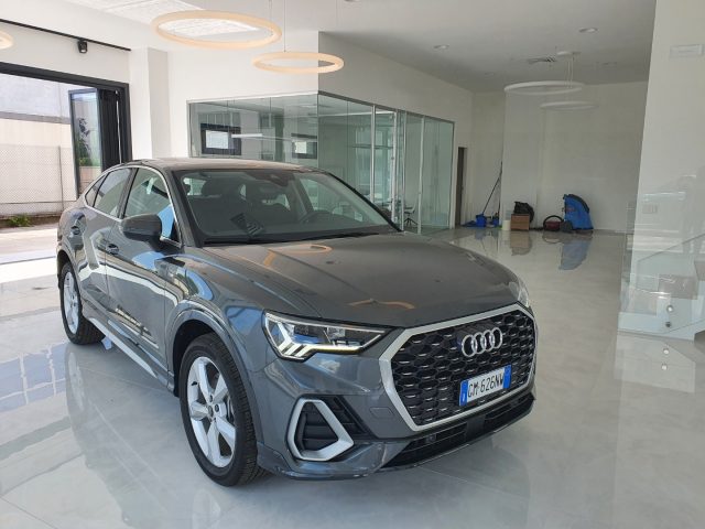 AUDI Q3 SPB 45 TFSI e S tronic S line edition plug-in Immagine 2