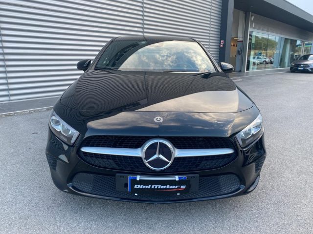 MERCEDES-BENZ A 180 d Automatica 4p. PREMIUM SPORT, SCHERMI GRANDI Immagine 1