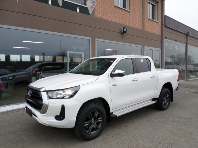 TOYOTA Hilux 2.4 D-4D A/T 4WD 4 porte Double Cab Lounge Immagine 0