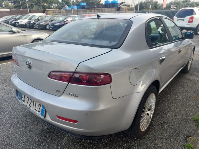 ALFA ROMEO 159 1.9 JTDm 150CV Distinctive Q-Tronic Unico propriet Immagine 2