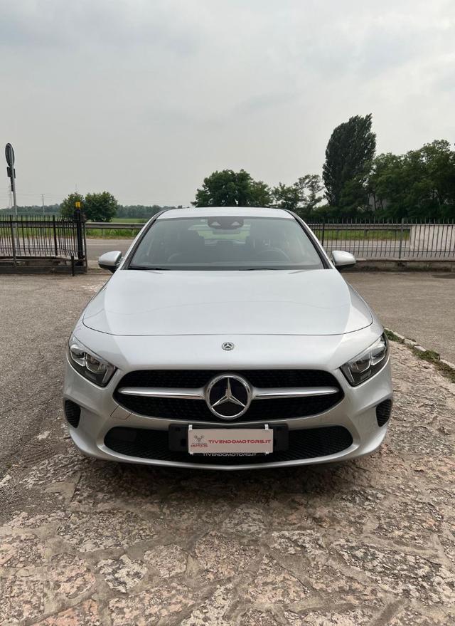 MERCEDES-BENZ A 180 d Automatic Sport Immagine 1