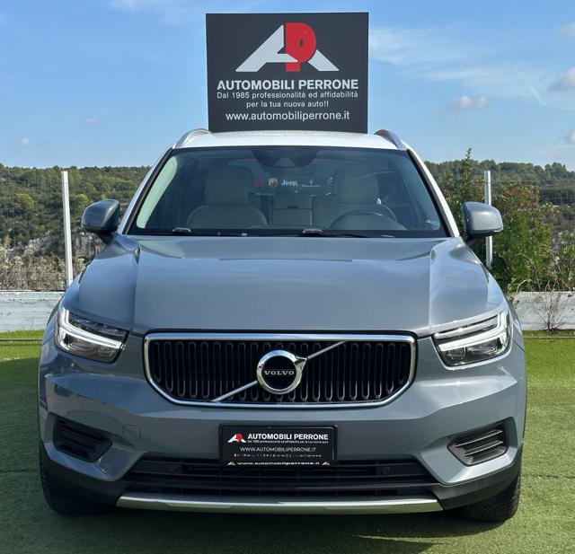 VOLVO XC40 D3 AWD Geartronic Momentum (Navi/APP/FullLED) Immagine 1