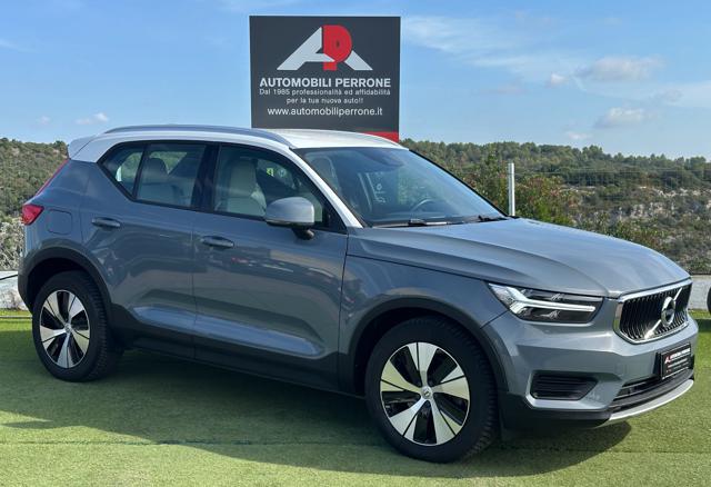 VOLVO XC40 D3 AWD Geartronic Momentum (Navi/APP/FullLED) Immagine 2