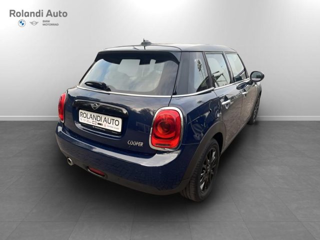 MINI Cooper 1.5 TwinPower Turbo Cooper Immagine 2