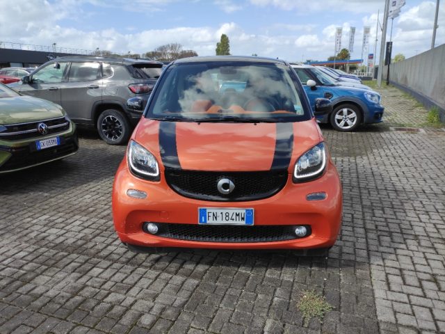 SMART ForTwo 1000 52 kW MHD coupé passion Immagine 1