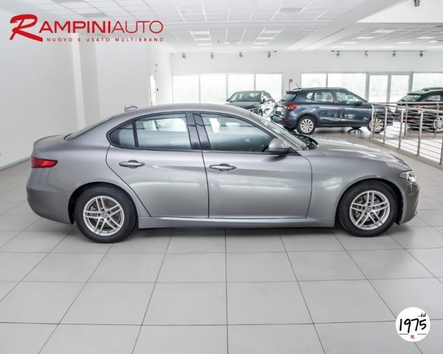 ALFA ROMEO Giulia 2.2 Turbodiesel 150 CV AT8 Pronta Consegna Immagine 4