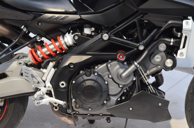 APRILIA Shiver 750 ABS 2017 + SC PROJECT Immagine 2