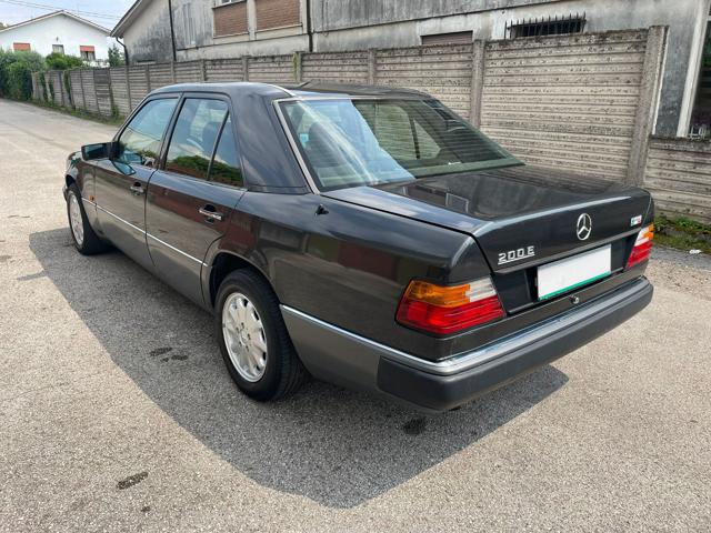 MERCEDES-BENZ 200 E 90 KW 122CV TETTO APRIBILE Immagine 2