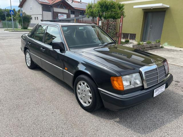 MERCEDES-BENZ 200 E 90 KW 122CV TETTO APRIBILE Immagine 0