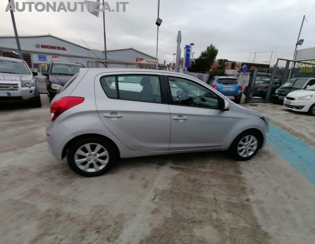 HYUNDAI i20 1.2 5p. BLU DRIVE SOUND EDITION 85cv Immagine 4