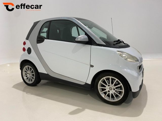 SMART ForTwo 1000 52 kW MHD coupé passion Immagine 2