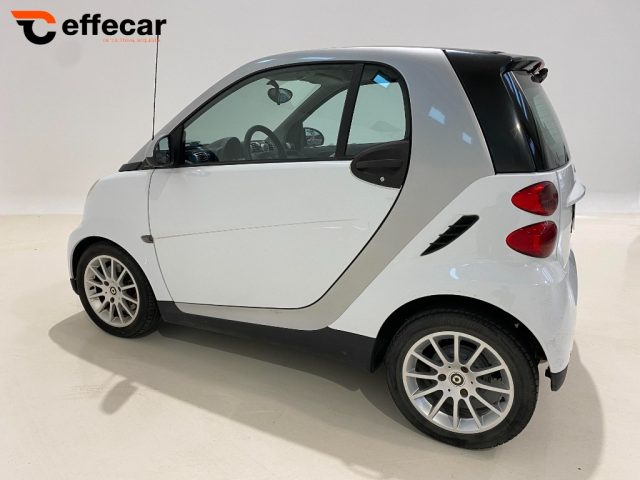 SMART ForTwo 1000 52 kW MHD coupé passion Immagine 3