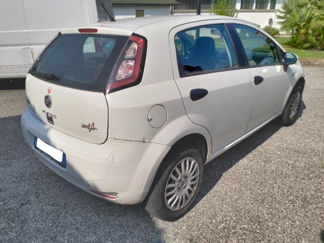 FIAT Punto 1.4 8V 5 porte Natural Power Street Immagine 2