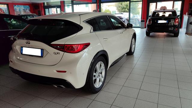 INFINITI Q30 2.2 diesel DCT AWD Premium Tech "NAVI"360"PELLE"18 Immagine 3