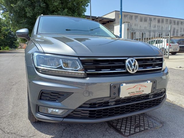 VOLKSWAGEN Tiguan 2.0 TDI SCR DSG Business BlueMotion Technology Immagine 1