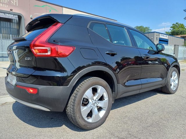 VOLVO XC40 D3 AWD Geartronic Momentum Unico Pro Crono Taglian Immagine 2