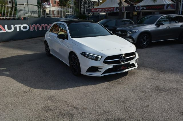 MERCEDES-BENZ A 180 d Automatic Premium Edition Immagine 1