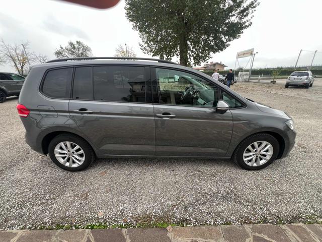 VOLKSWAGEN Touran 1.6 TDI 115 CV SCR DSG Executive BlueMotion Tech. Immagine 2