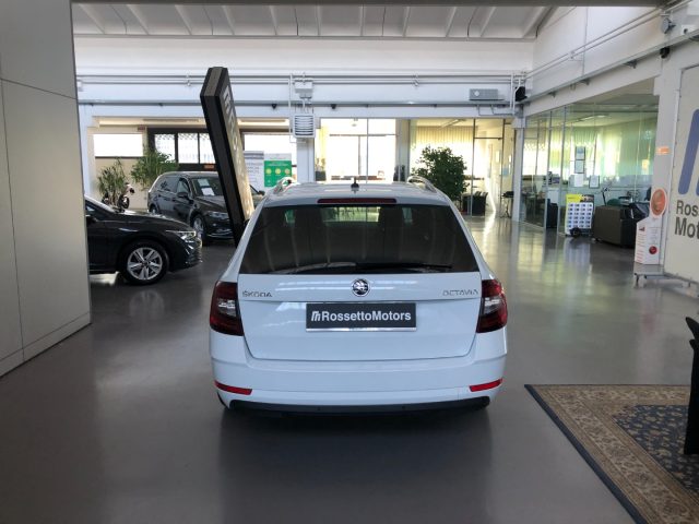 SKODA Octavia 2.0TDI DSG Wagon Executive Immagine 4