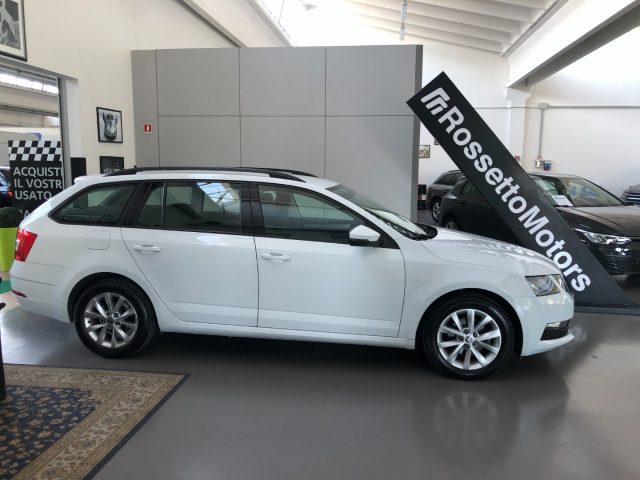 SKODA Octavia 1.6TDI Wagon Executive Immagine 3