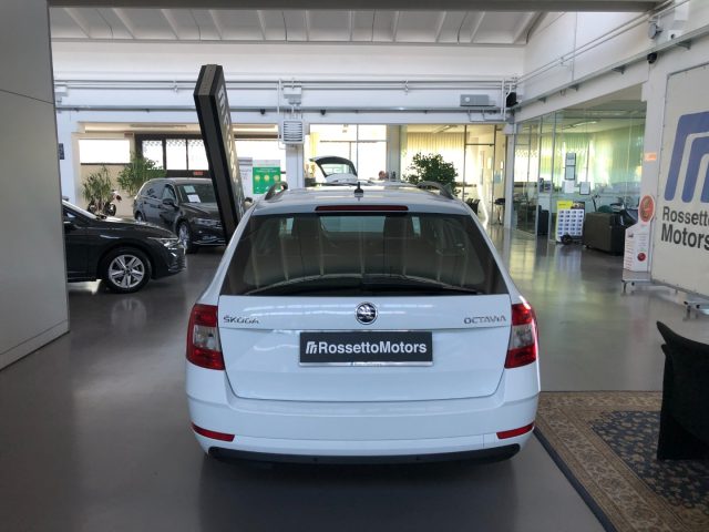 SKODA Octavia 1.6TDI Wagon Executive Immagine 4