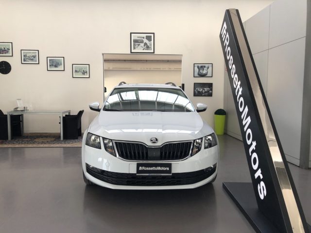 SKODA Octavia 1.6TDI Wagon Executive Immagine 2