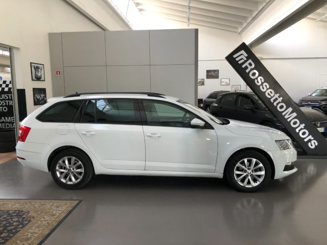 SKODA Octavia 1.6TDI Wagon Executive Immagine 3