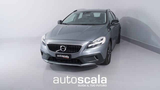 VOLVO V40 Cross Country D2 Momentum Immagine 2