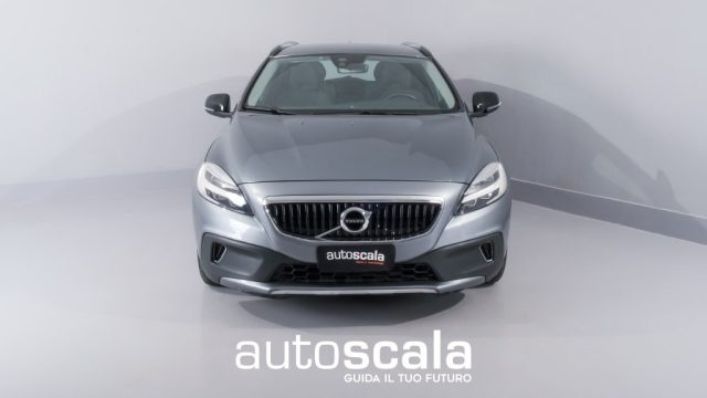 VOLVO V40 Cross Country D2 Momentum Immagine 1