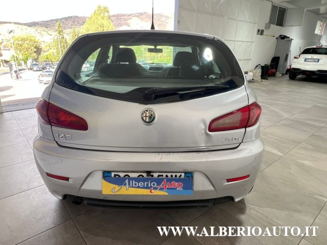 ALFA ROMEO 147 1.9 JTD (120) 5 porte Distinctive Immagine 4