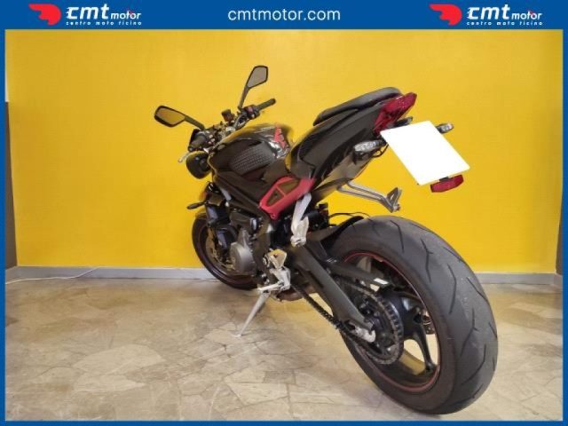 TRIUMPH Street Triple Garantita e Finanziabile Immagine 2