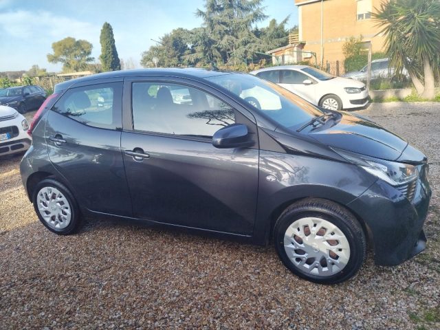 TOYOTA Aygo 1.0 VVT-i 72 CV 5 porte x-business MMT Immagine 2