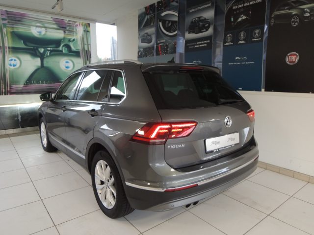 VOLKSWAGEN Tiguan 2.0 TDI SCR DSG Advanced BlueMotion Technology Immagine 3