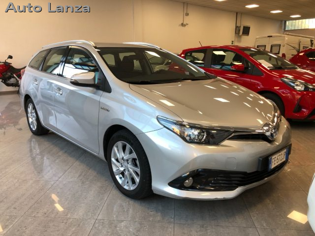 TOYOTA Auris Touring Sports 1.8 Hybrid Immagine 1