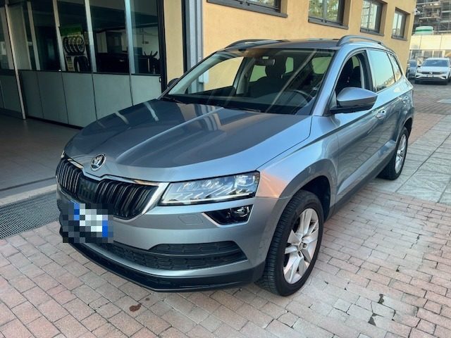 SKODA Karoq 1.6 TDI SCR DSG Executive Immagine 0